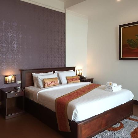 Seasons Riverside Hotel Vientiane Esterno foto