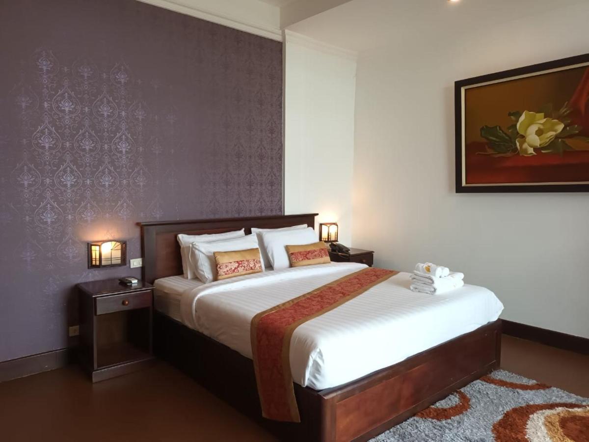 Seasons Riverside Hotel Vientiane Esterno foto