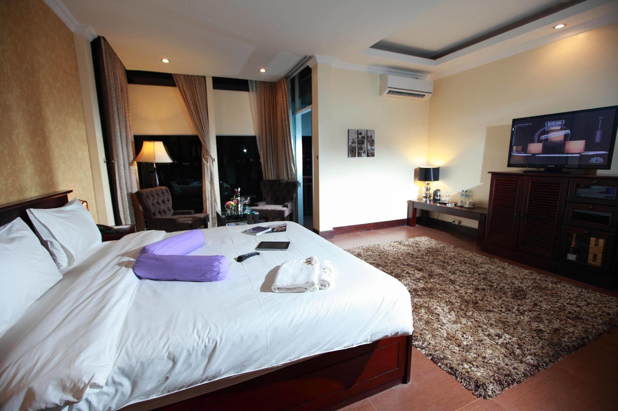 Seasons Riverside Hotel Vientiane Esterno foto
